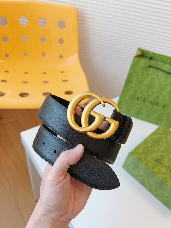 スーパーコピーグッチベルト着用イメージ